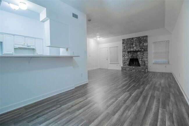 Building Photo - 709 Castle Ridge Rd