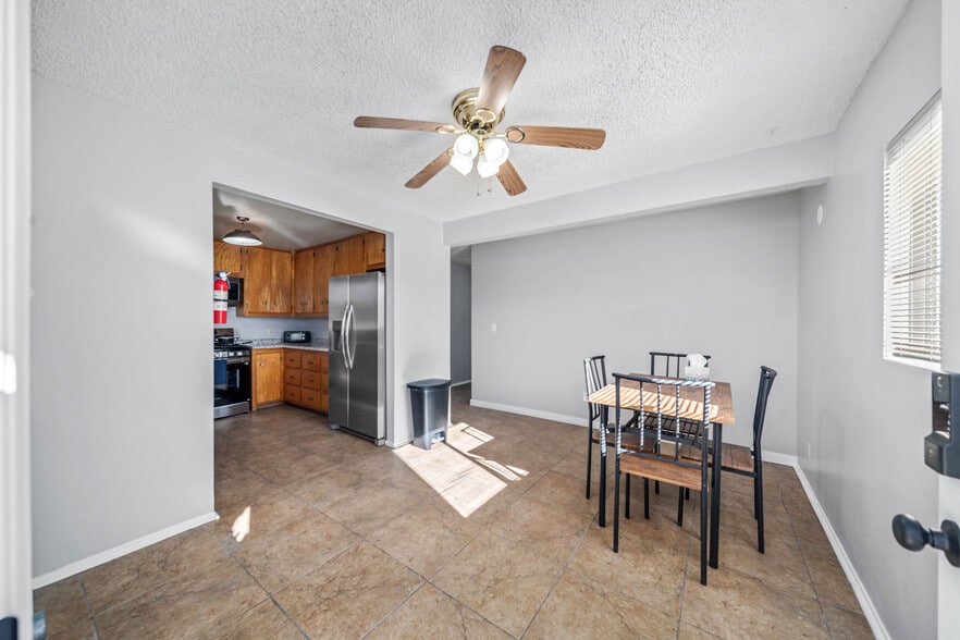 Building Photo - 45426 10th St W