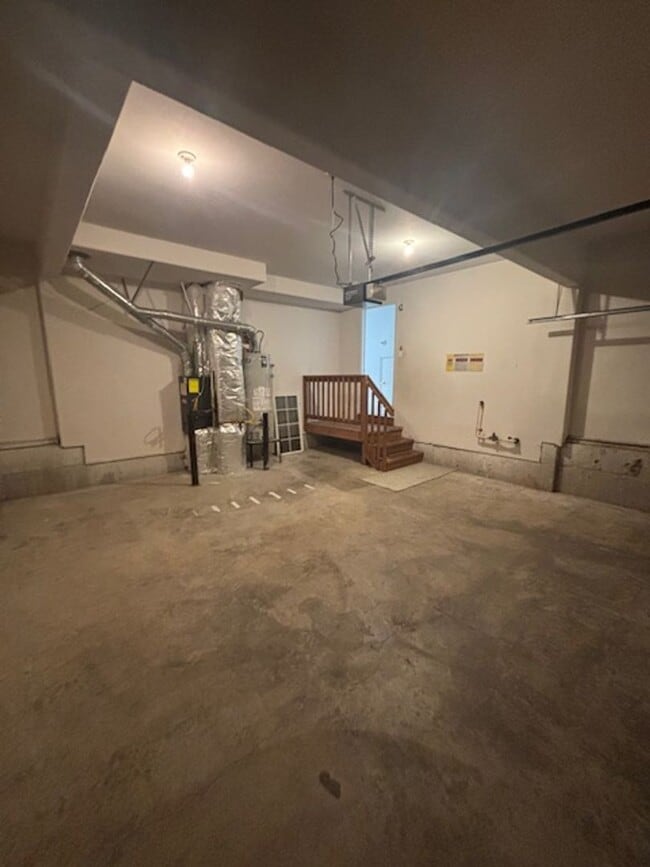 Building Photo - 4 Bed 2.5 Bath in Hillsboro