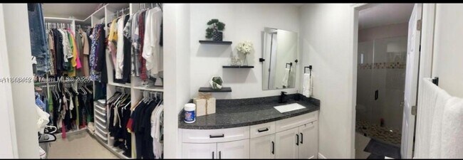 Building Photo - 21045 SW 124th Ave Rd