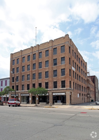 Primary Photo - 113 N Ohio Ave