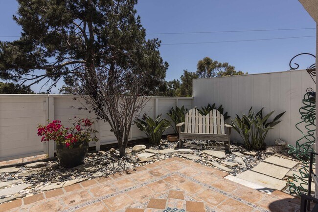 Building Photo - 28711 CA-1