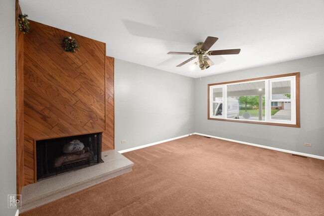 Building Photo - 769 Penrith Ave