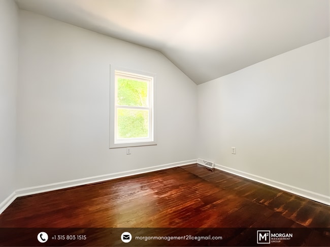 Building Photo - 193 W 8th St