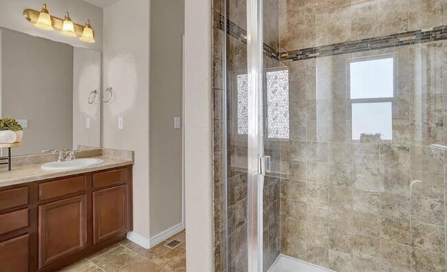 Building Photo - 7425 Willowdale Dr