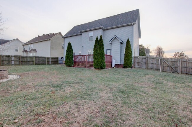 Building Photo - Super Views of Kentucky while in Clarksville