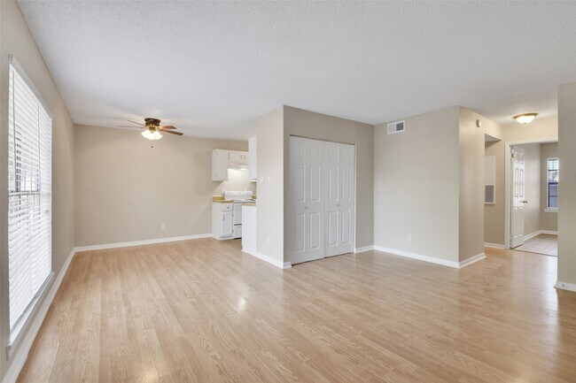 Primary Photo - 1300 Baker Ave