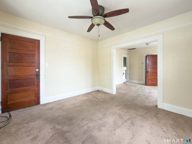 Building Photo - 72 Roosevelt Ave