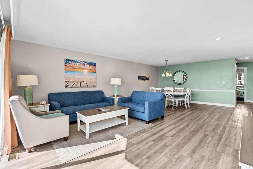 Building Photo - 2805B N Ocean Blvd