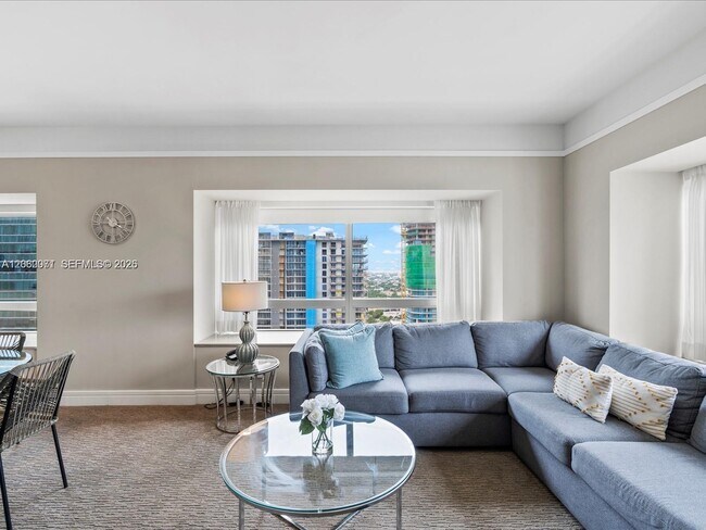 Building Photo - 1435 Brickell Ave