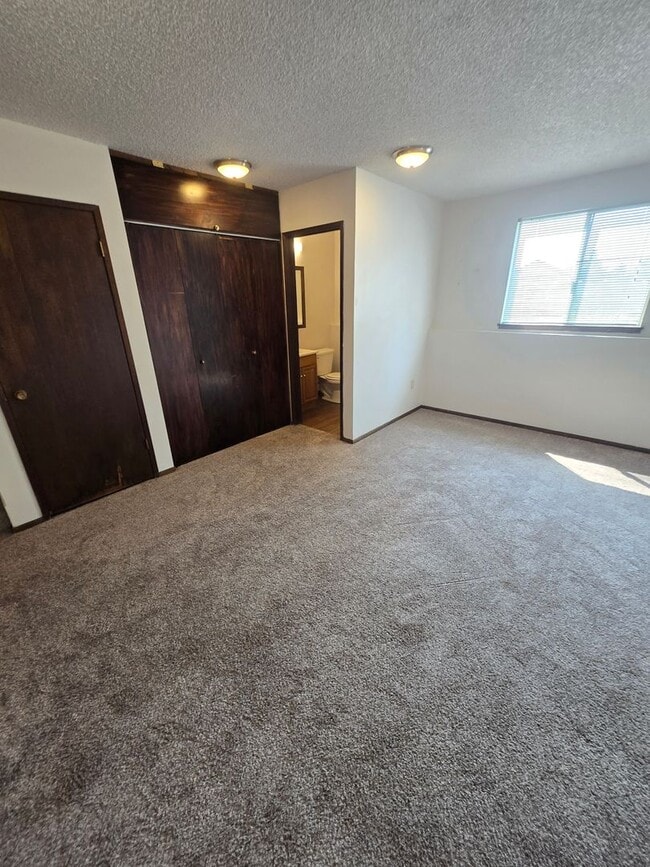 Building Photo - 618 S Century Ct