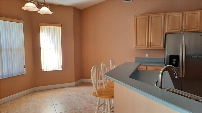 Building Photo - 58 Burning Bush Dr