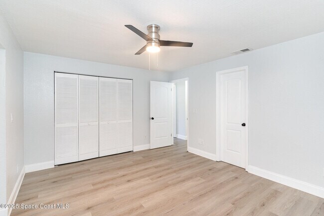 Building Photo - 122 Atlas Ln