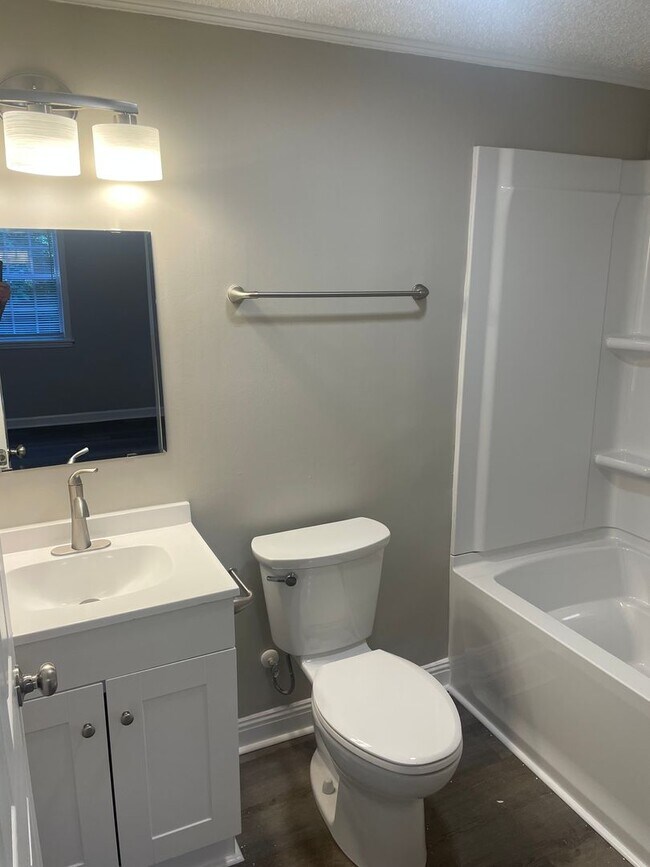 Building Photo - 290 Hialeah Ct