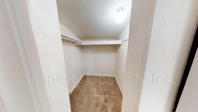 Building Photo - 3613 Shasta Dam Blvd