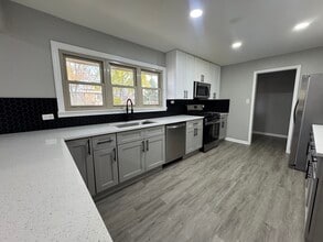 Building Photo - 5651 W 97th St