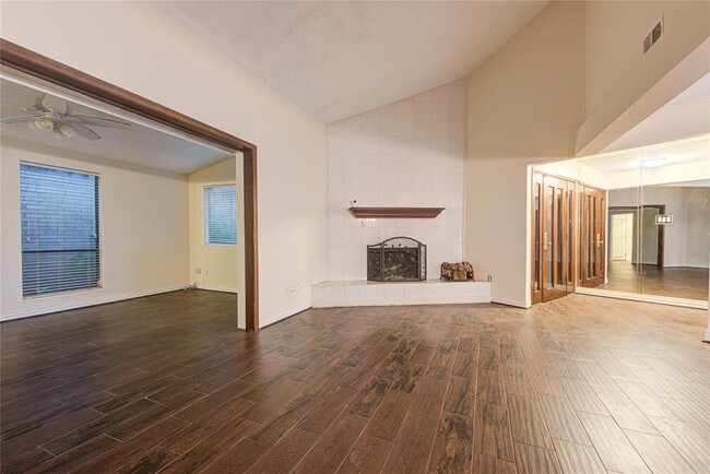 Building Photo - 10850 Kirktown Dr