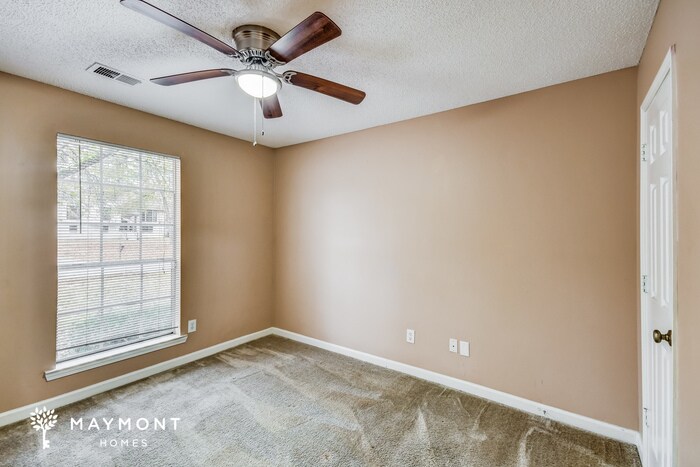 Building Photo - 4717 Hollow Ln