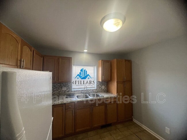 Building Photo - 2612 Vine Ct