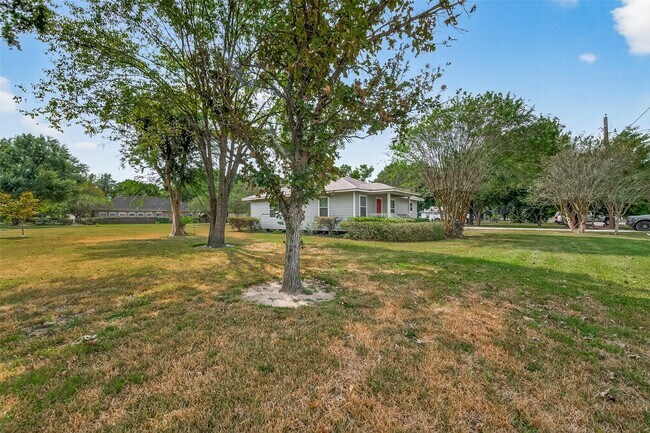 Building Photo - 6928 Apache St