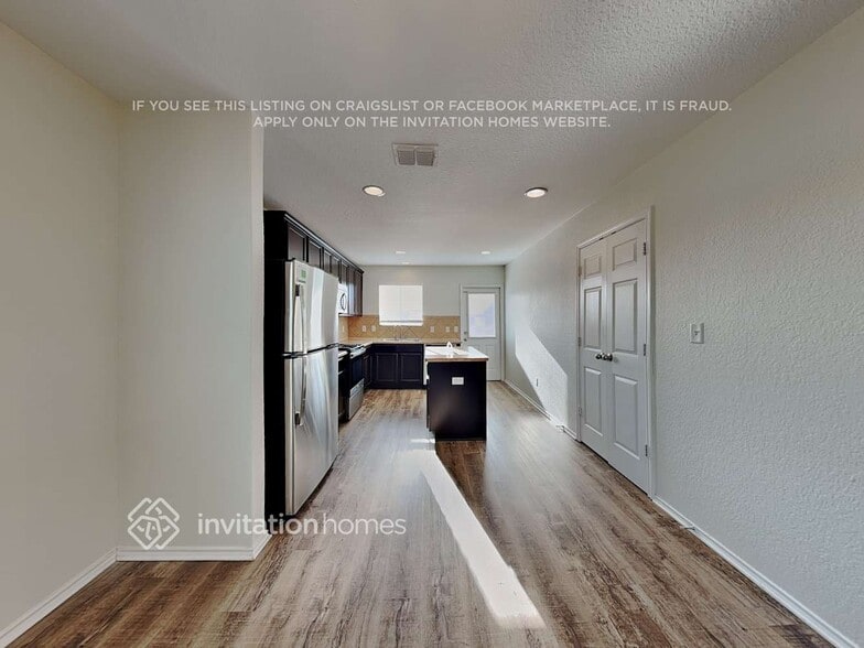 Building Photo - 27305 Paraiso Manor