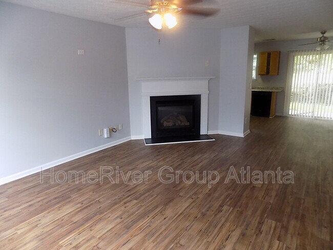 Building Photo - 460 Springbottom Ct SE