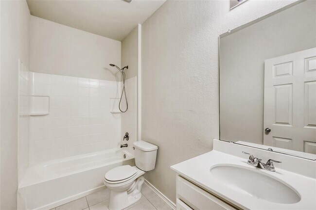 Building Photo - 183 Eves Necklace Dr.