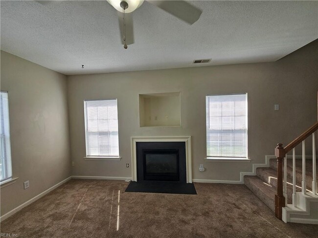 Building Photo - 3604 Pasture Cove