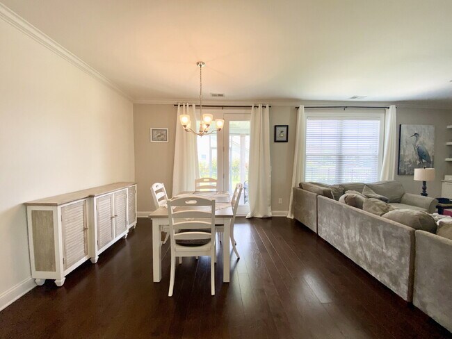 Building Photo - Ranch Style, Four Bedroom Home in Mill Creek!