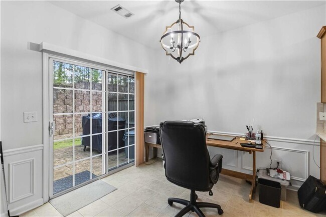 Building Photo - 105 Finchley Dr