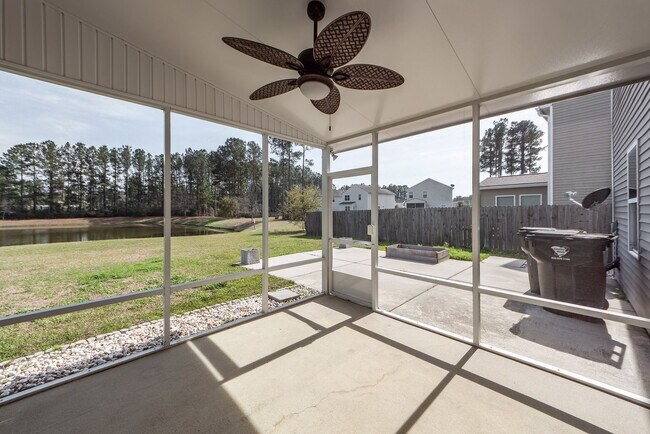 Building Photo - 5 Bedroom 3 Bath Home in Cane Bay Plantation - Summerville