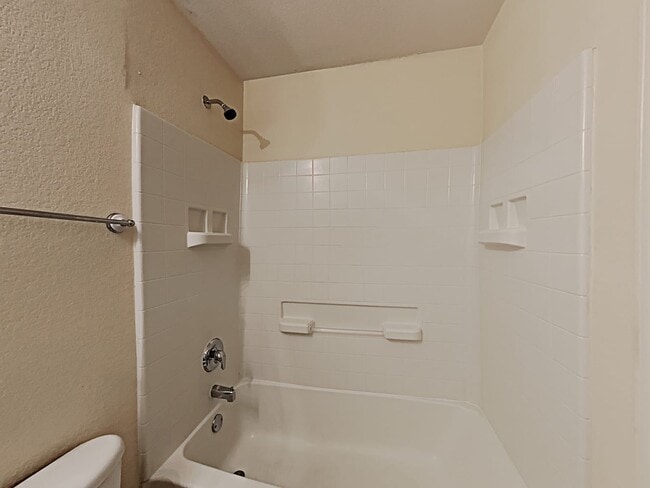 Building Photo - 724 Poncho Ln
