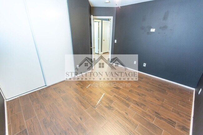 Building Photo - 9630 W Kingman St