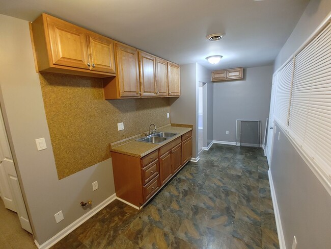 Building Photo - Cute Three Bedroom Ranch in Inkster