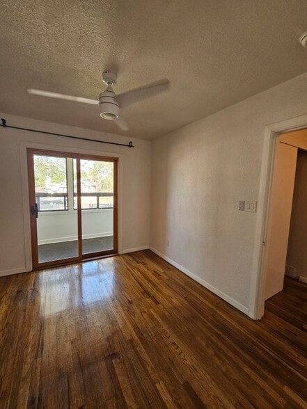 Building Photo - 204 Harvard Dr SE