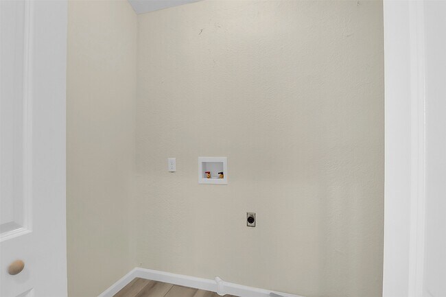 Building Photo - 511 Williams Ave