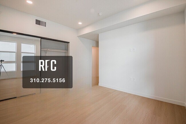Building Photo - Welcome to the Gramercy