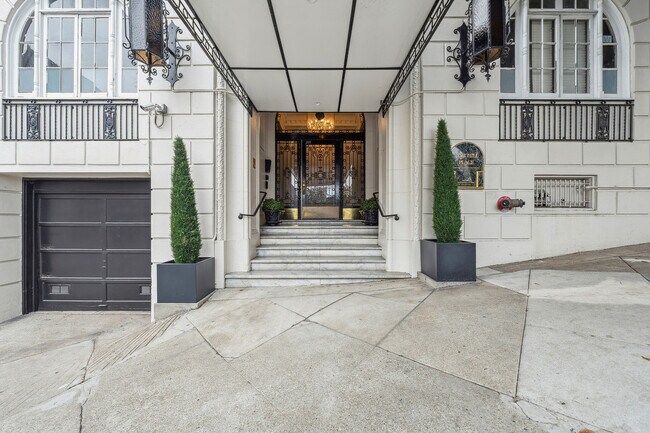 Building Photo - 1155 Jones St