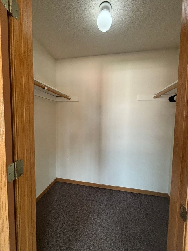 Building Photo - 33 W Minnesota St