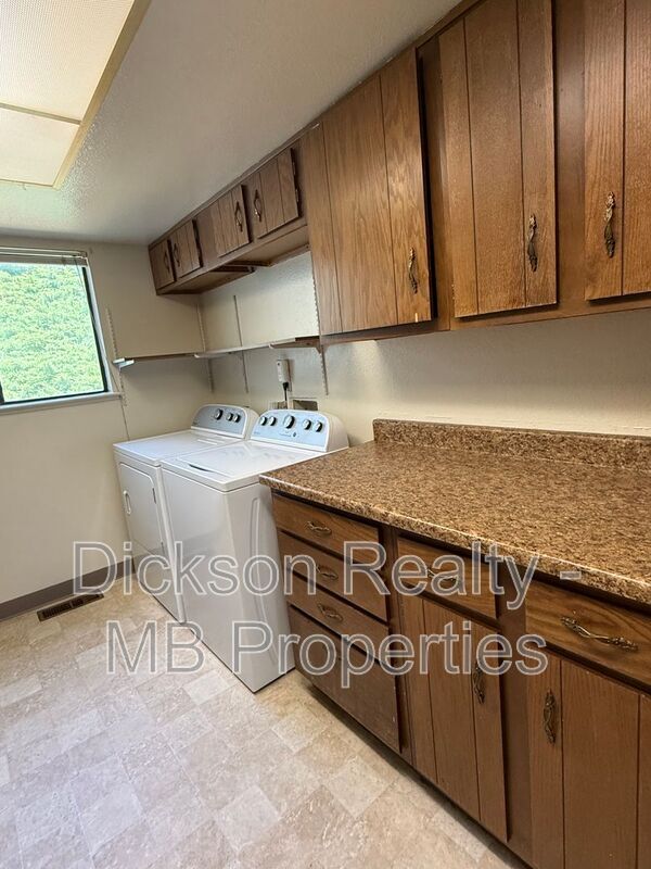 Building Photo - 3485 Rosalinda Dr