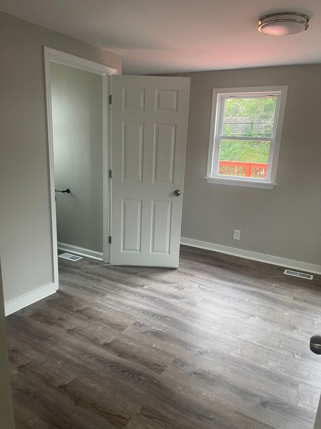 Building Photo - 4803 Paulson Dr
