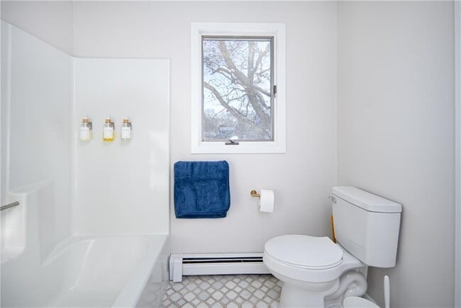 Building Photo - 262 Wood Hill Rd