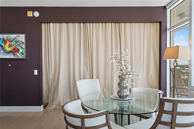 Building Photo - 175 1st St S