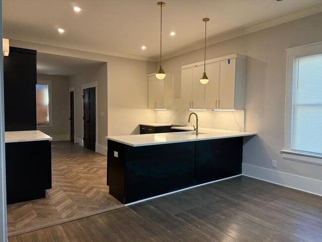 Building Photo - 385 Inman St SW