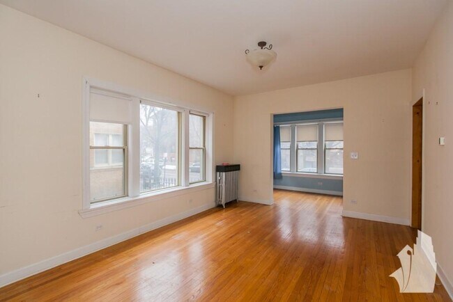 Building Photo - 4700 N Winchester Ave