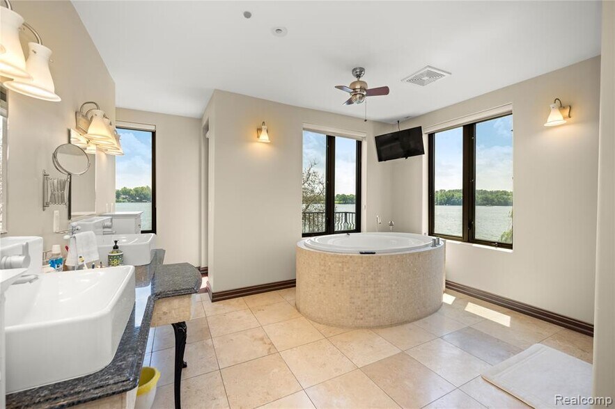 Building Photo - 42183 Kouza Ct