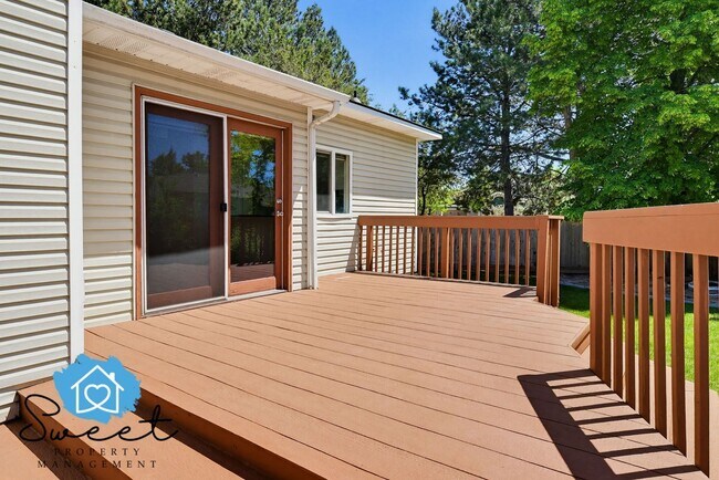 Building Photo - 5499 S Yarrow Pl