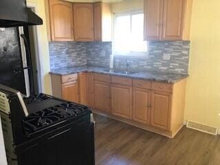 Building Photo - 25606 Hanover St