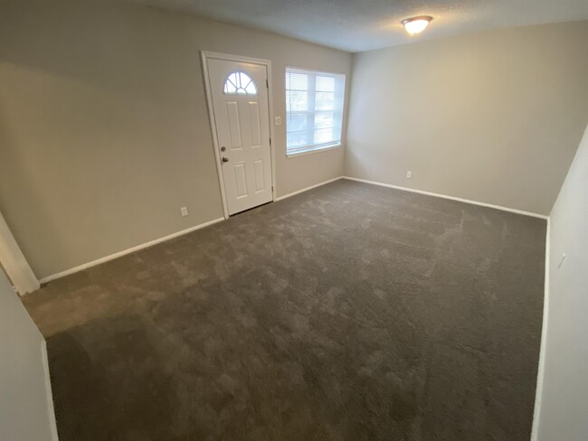 Building Photo - 4621 Cottonwood Rd