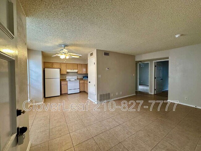 Building Photo - 10561 Starcrest Dr